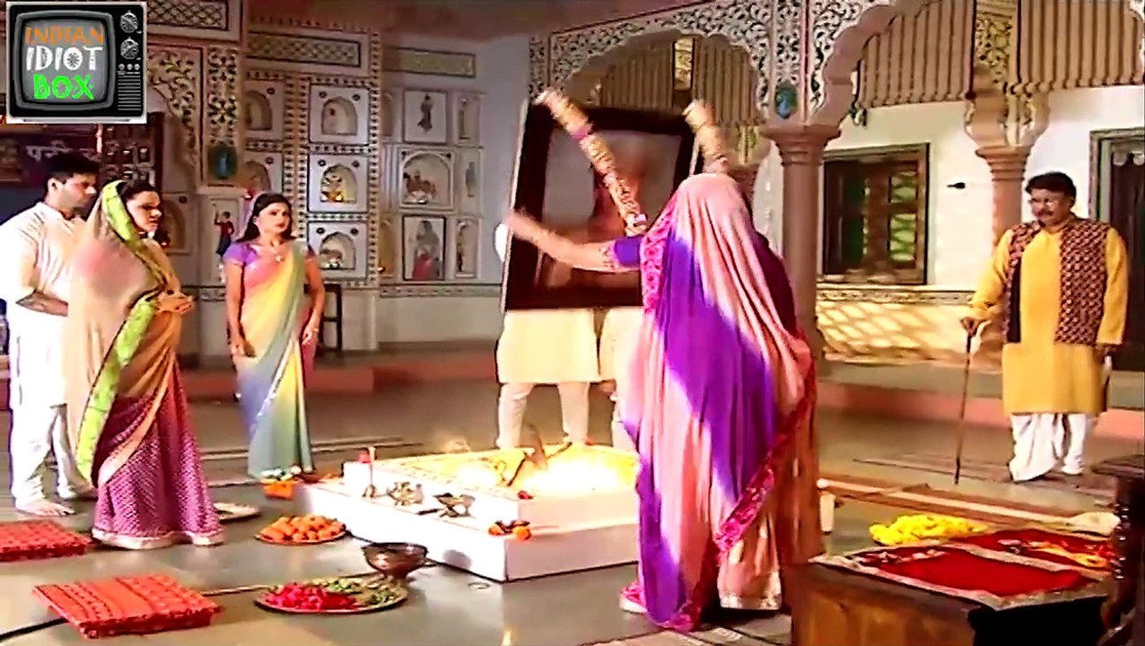 Bhoot in Bhabho in serial "DIYA AUR BAATI HUM" TV SHOW ONLOCATION (14 JULY)