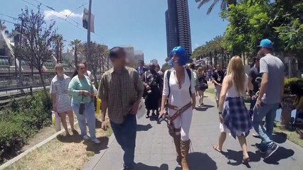 10 Hours of Walking around Comic-Con as a Female Cosplayer