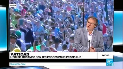 Le pape François durcit le ton contre les pédophiles