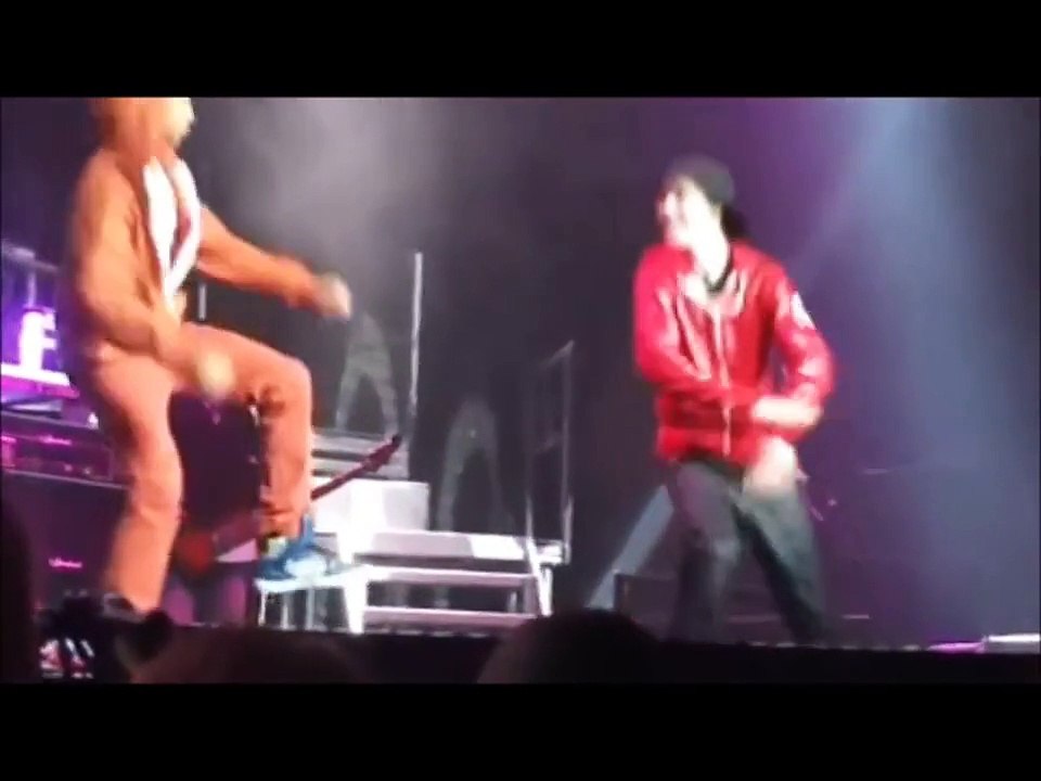 Justin Bieber - Teach Me How To Dougie / You're a Jerk / Like a G6