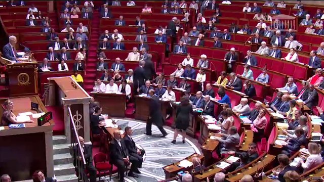 Assemblée nationale : Quand Manuel Valls inscrit Eric Woerth au prix humour et politique ...
