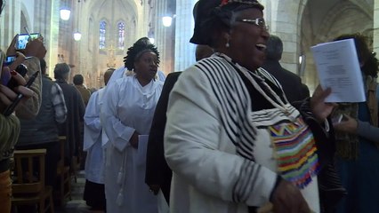 Hospitalizan a Desmond Tutu