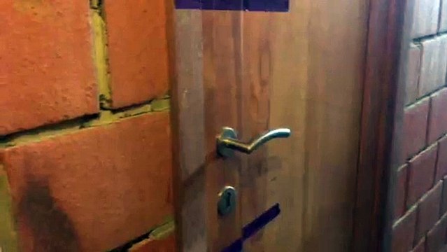 Onhaye: cages dans lesquelles une mère enfermaient deux de ses enfants déficients mentaux