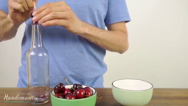 Comment dénoyauter des cerises facilement et rapidement