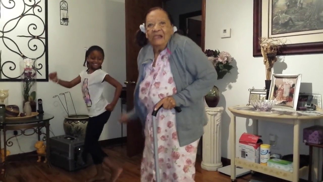 97yo dances with her 7yo great grand-daughter