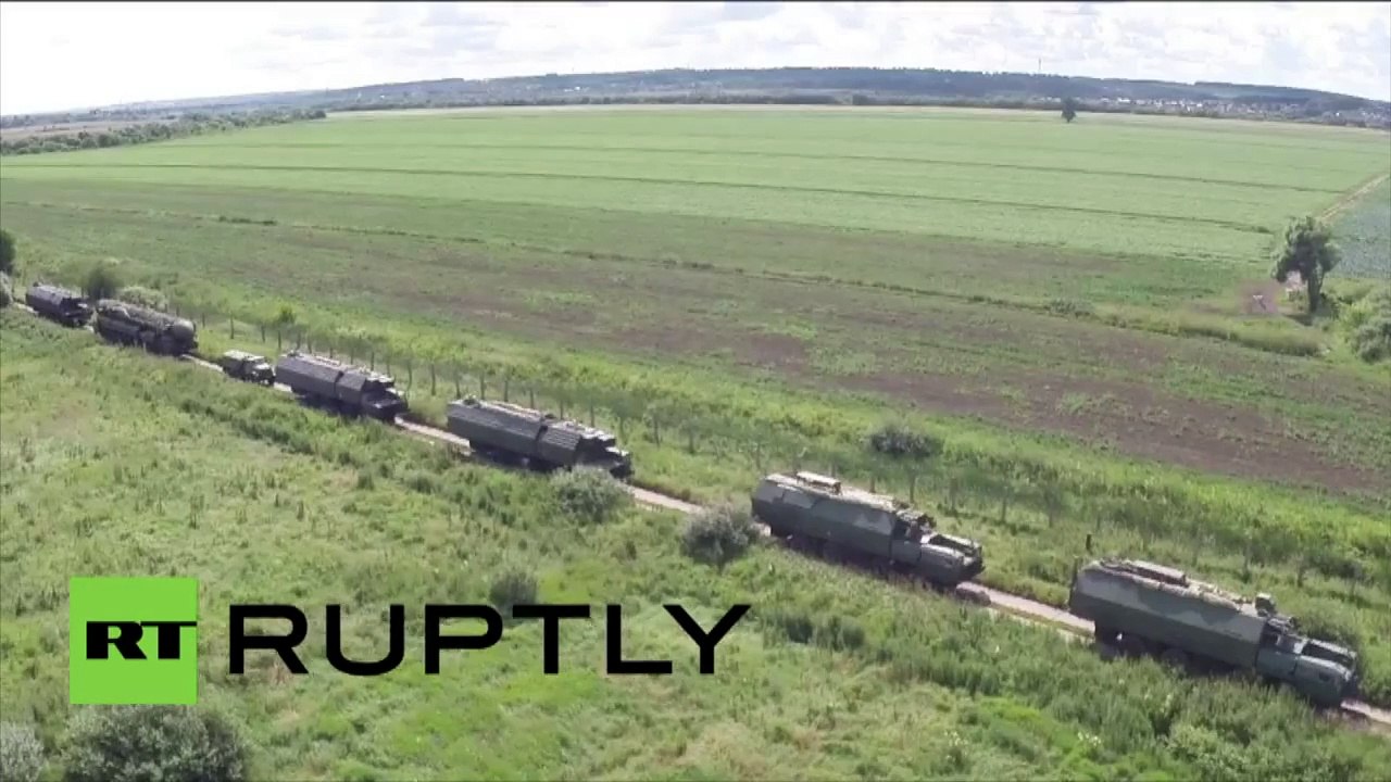 Images aériennes de manœuvres de Topol-M près de Moscou