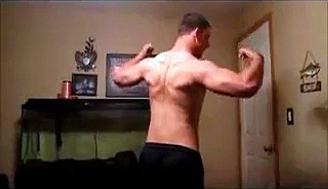 TMF   17 year old's bodybuilding flexing all natural
