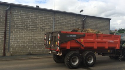 Les JA et la FDSEA à l'usine de Condé-sur-Vire