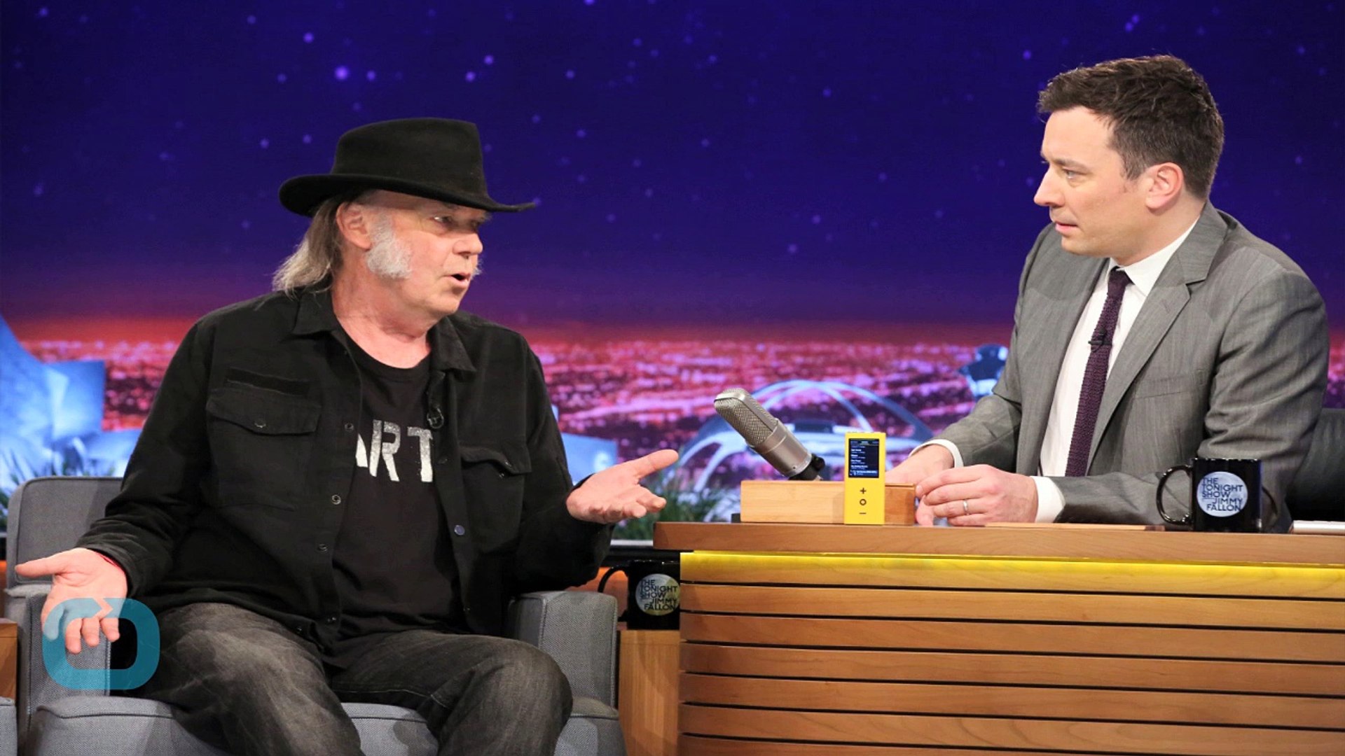 ⁣Neil Young Pulling Catalog From Streaming Services