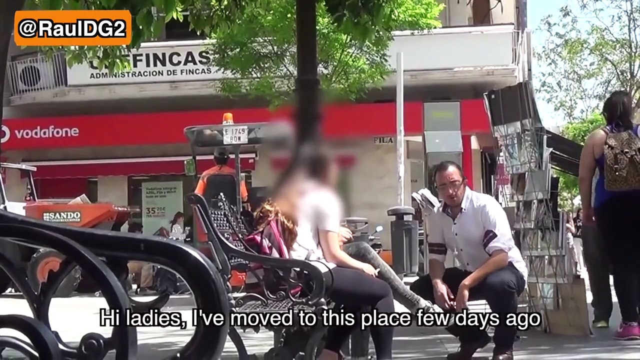 El hombre más feo de la seducción ligando con chicas