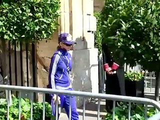 Madonna Spotted Leaving Hôtel Crillon Before Paris-Bercy Concert 🎤 (2006)