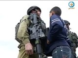 شجاعة اطفال فلسطين.. Palestinian child defying an Israeli soldier