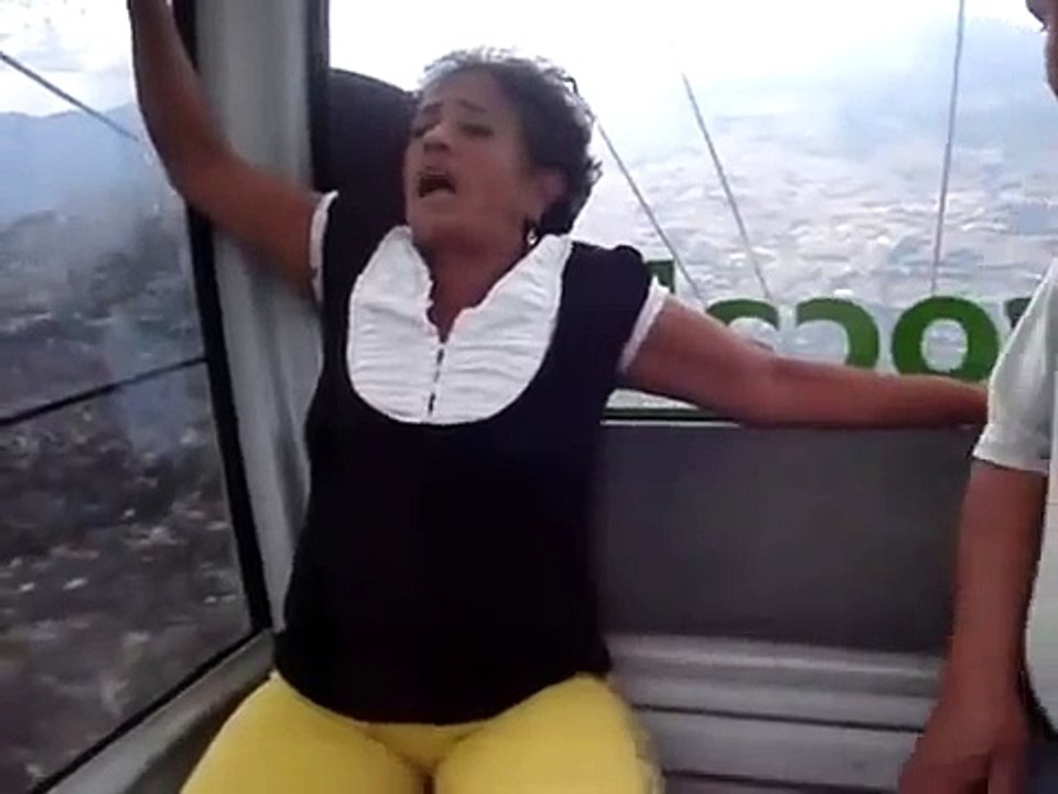 colombian woman scared of heights FUNNY