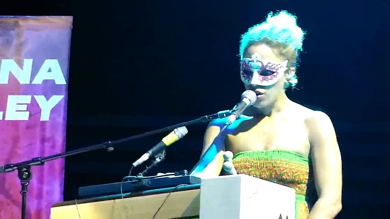 Martina Topley-Bird - Baby Blue - Sofia 2010