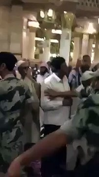 Prime minister of Pakistan Mian Nawaz Sharif gets 200 Saudi guards inside Masjid e Nabavi Exclusive footage