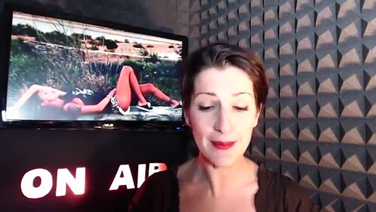 Belen nuda in casa...e su Instagram