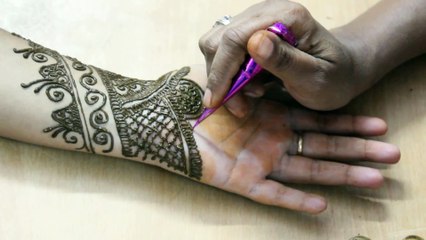 Roop Karma Mehndi Design for Eid 2