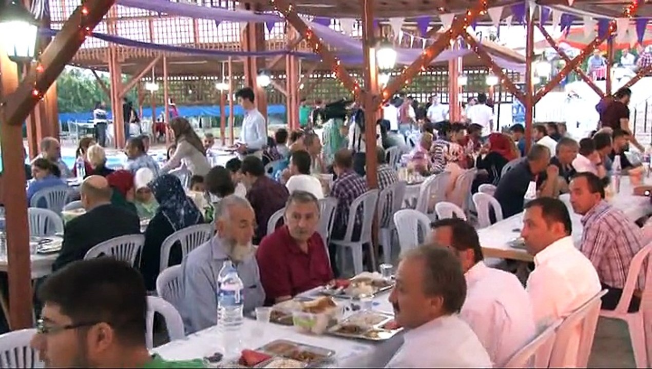 Son İftar Programına Yoğun İlgi