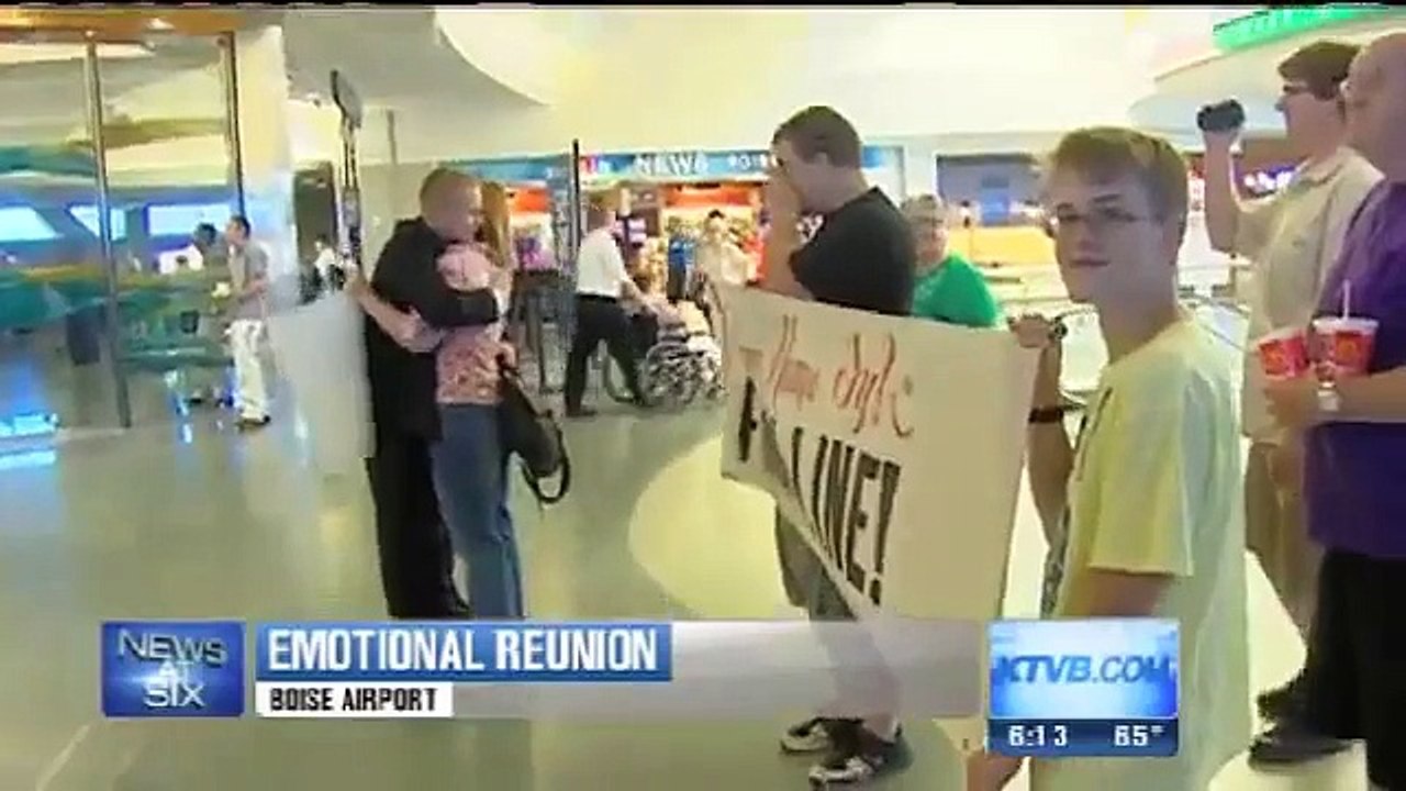 Father surprises son returning home with massive weight loss