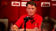 Van Gaal asks journalists to stop writing 