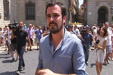 Garzón "intercambia reflexiones" con Colau