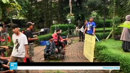 رنا التونسي.. "الأمومة" و"الرسائل" بصياغة شعرية في "كتاب الألعاب"