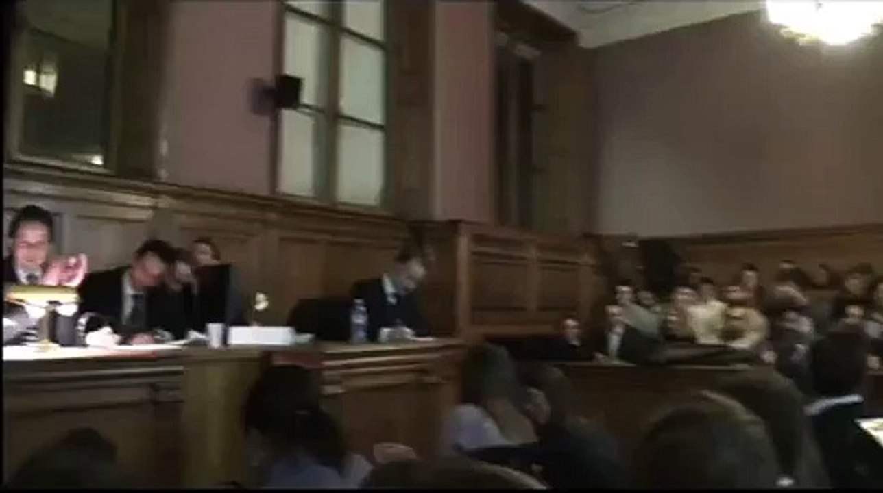 Conférence Berryer: Fallait-il choisir une lascive ordinaire alors qu'Ariel m'allait?