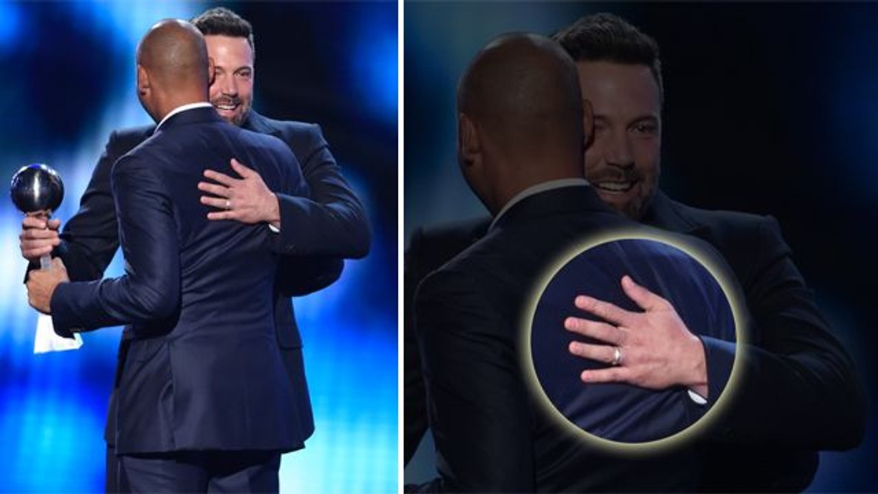 Ben Affleck - Still Wearing Wedding Ring