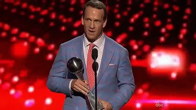 ESPYS 2015 - Peyton Manning Wins Best Record-Breaking Performance - 2015 ESPN Awards (7-15-15)