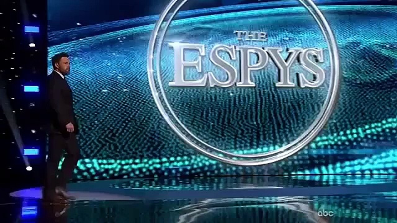 Derek Jeter Wins Icon Award at ESPYS 2015