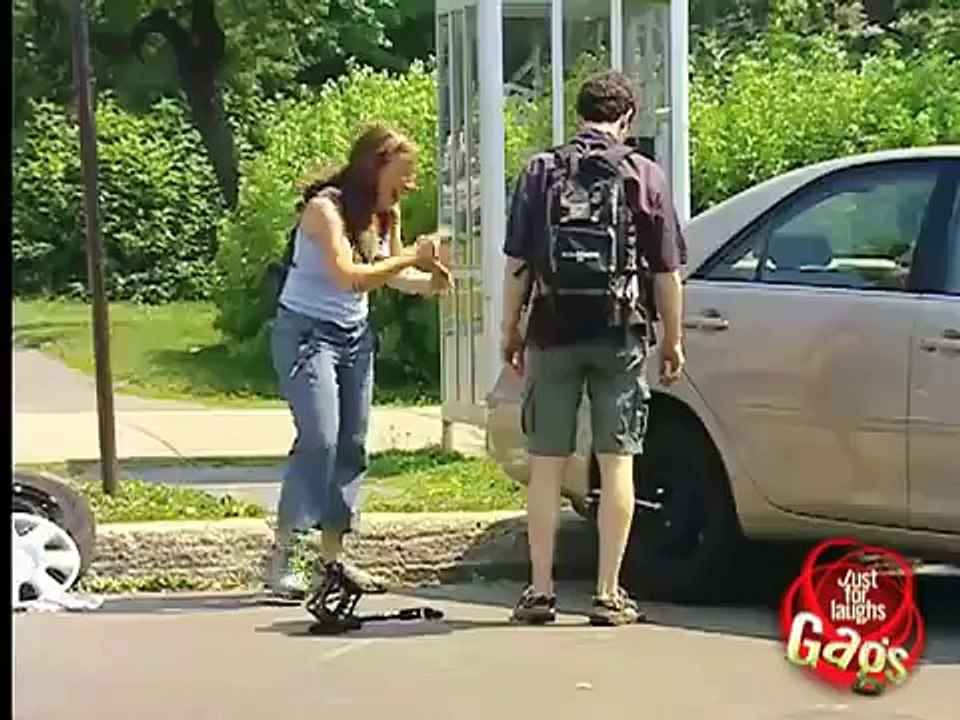 Car Wheel thief Funny video