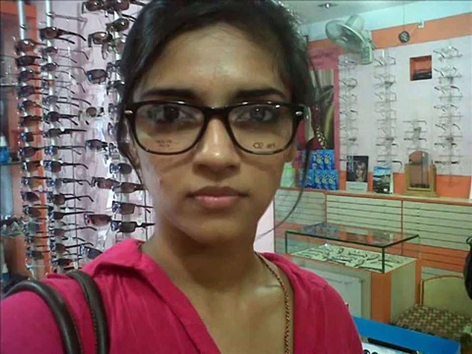 Tamil Actress Vasundhara Selfie Pictures With Lover