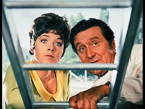 CHAPEAU MELON ET BOTTES DE CUIR