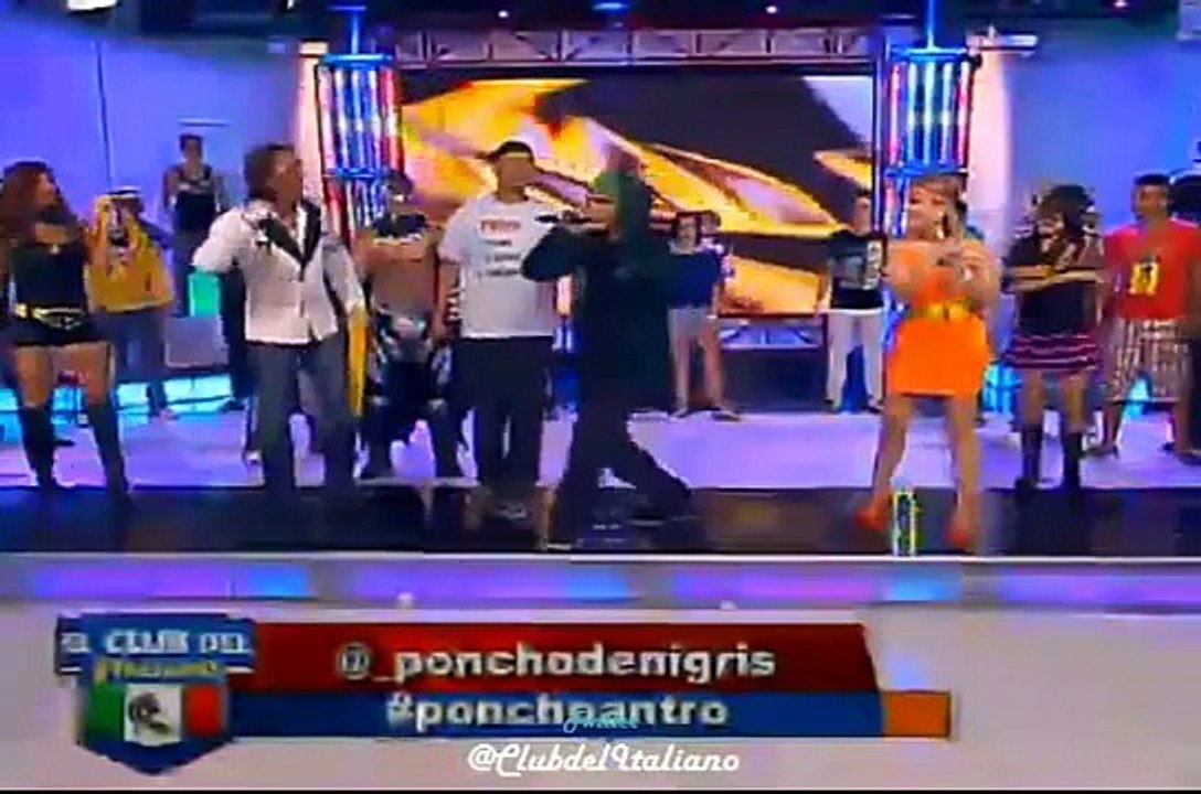 Jack y el Aczino Vs Los Poncho Mc's en el club del italiano