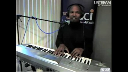 Jamie Foxx Sings to Bioncé Foxx