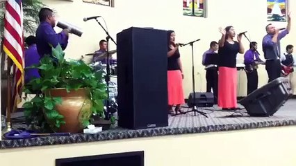 Solo Dios hace al hombre Feliz