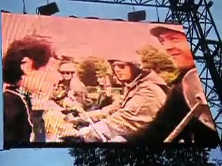 Beck "Camera Puppet (Rock en Seine 2006)