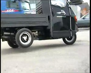 Piaggio Ape 50 drive on two wheels