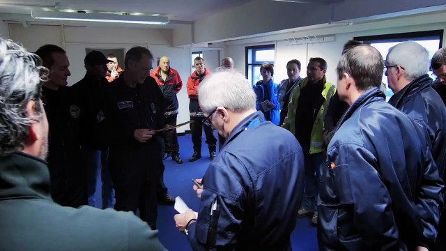 Mission Impossible Rogue Nation - Stunt Featurette - Tom Cruise Is Back With Full Action