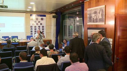 EU's Juncker calls on Cypriots to reunify