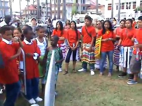 Premières journées des peuples autochtones de Guyane, arrivée à la place des palmistes.