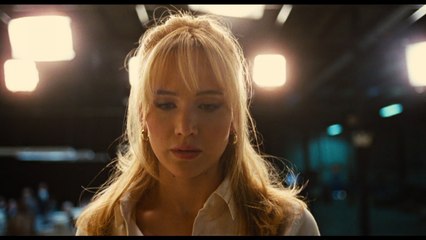 Jennifer Lawrence, Bradley Cooper, Robert De Niro In 'Joy' First Trailer