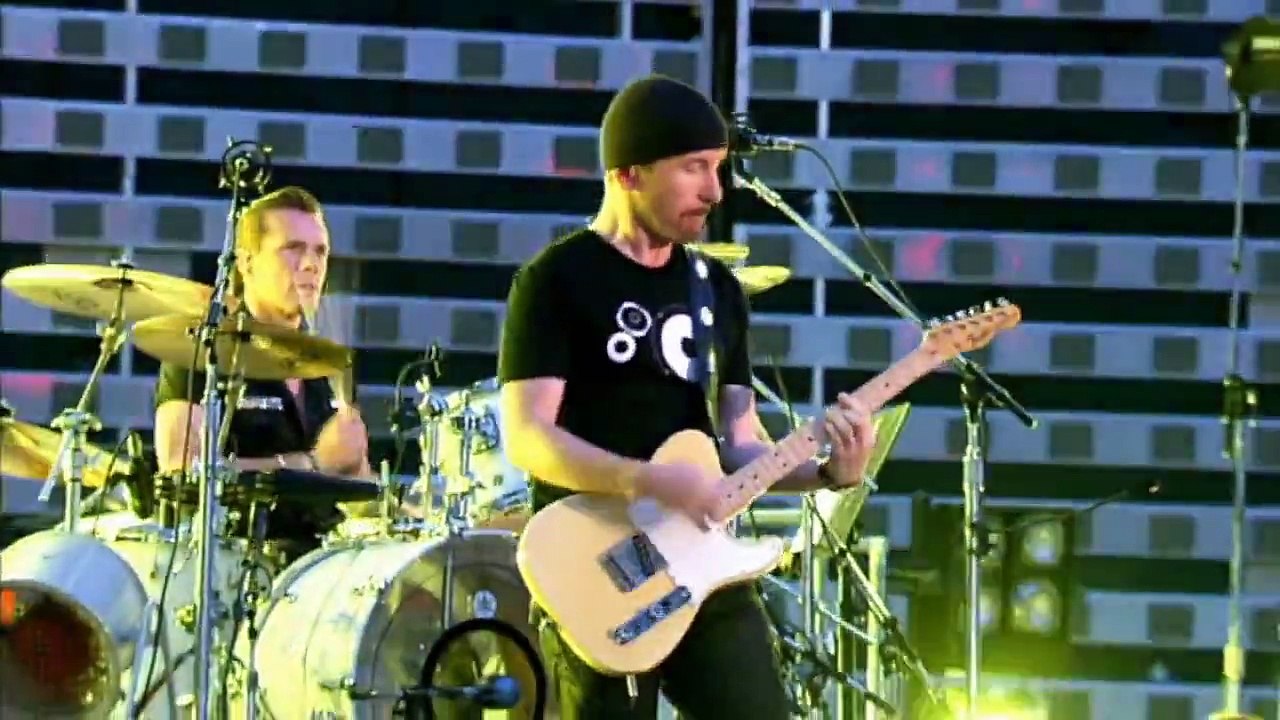 U2 Vertigo - Vertigo live in Milano (HD)