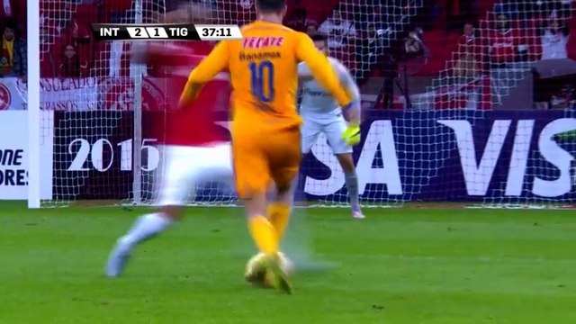 Amazing football trick by Gignac - Copa Libertadores