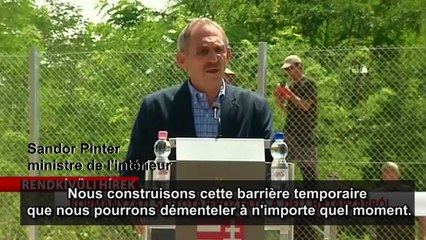 Video herunterladen: La Hongrie commence à ériger une barrière anti-migrants