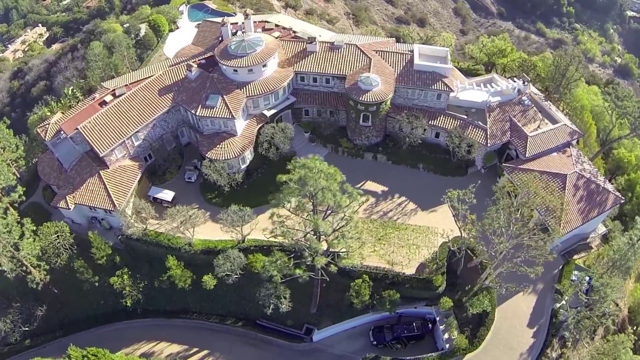 Un drone filme les plus belles maisons de Beverly Hills - Et ça fait rêver!