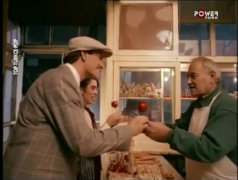 Demet Sağıroğlu - Arnavut Kaldırımı