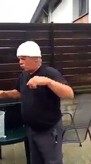 10 kere izledim yine gülüyorum