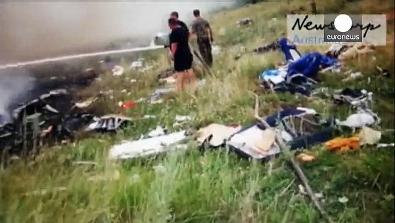 Neues Video aufgetaucht: Pro-russische Separatisten an Absturzstelle von MH17