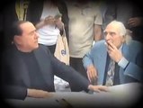 Referendum radicali - Berlusconi firma: Pannella si bea e sfotte Travaglio col gesto dell'ombrello.
